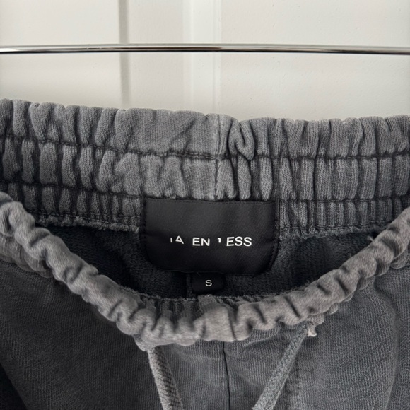 Talentless Set - Picture 4 of 9